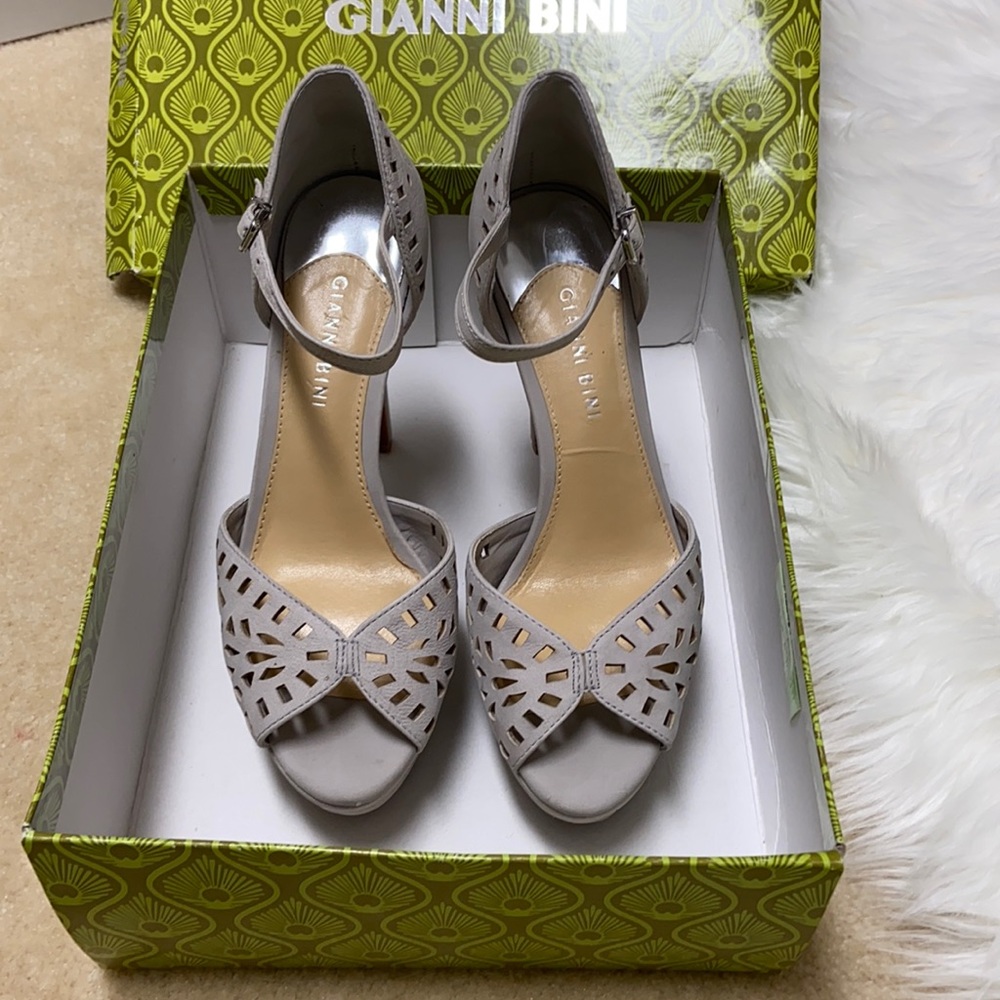 Slightly and gently used gianni bini shoes